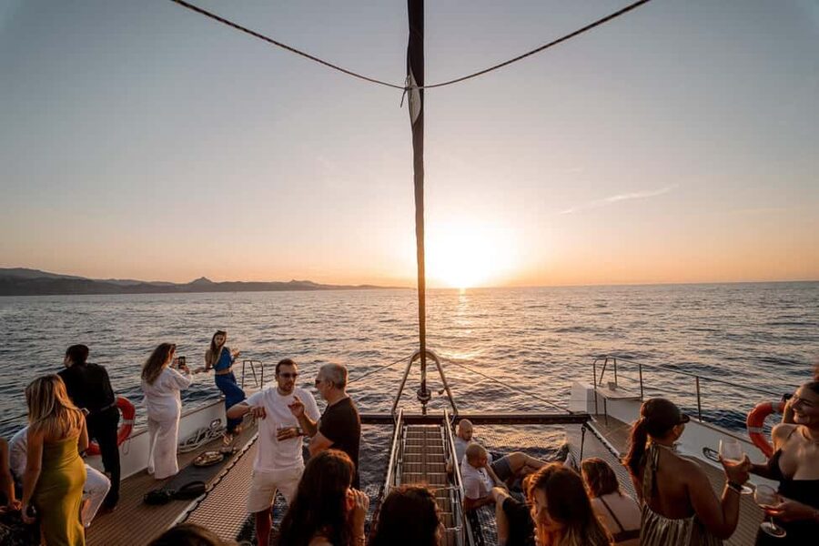 Catamaran half-day excursion - What the four-hour timing means