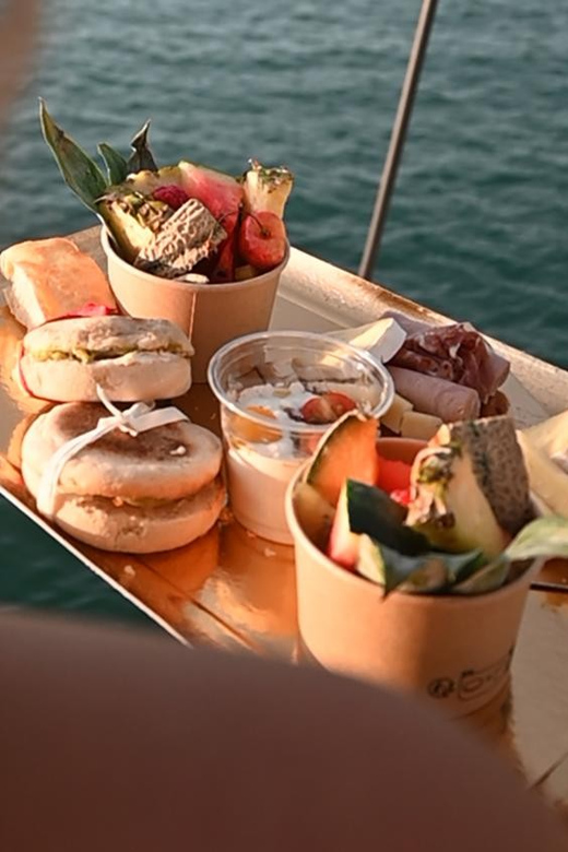 Catamaran Lucile | Sunday brunch - Leaving from the Charles-de-Gaulle quay