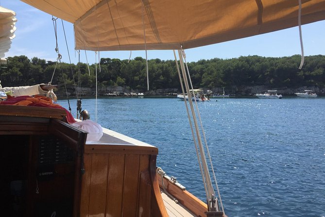 Classic Yacht Sailing in Cannes - The crew and the classic boat