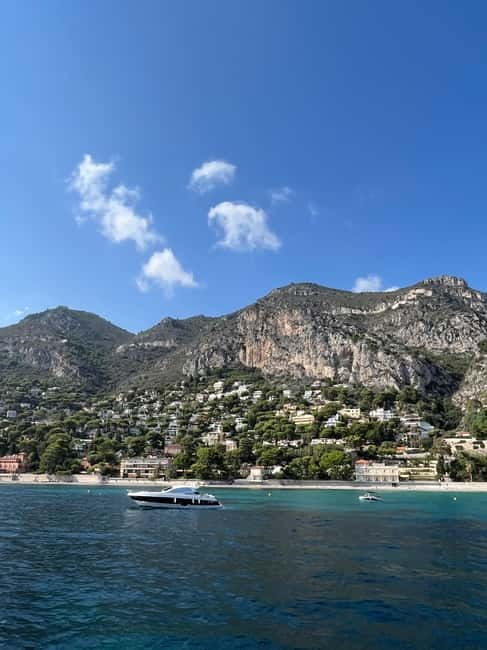 Coastal boat tour from Villefranche-Sur-Mer to Monaco - Leaving the Rade de Villefranche