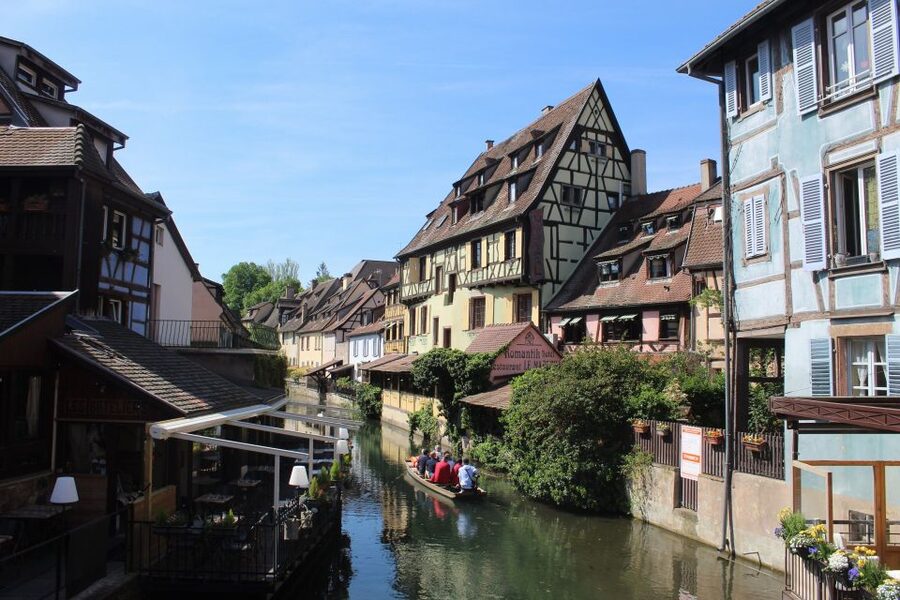 Colmar: Highlights Walking Tour and Wine Tasting - The French and German story behind the streets