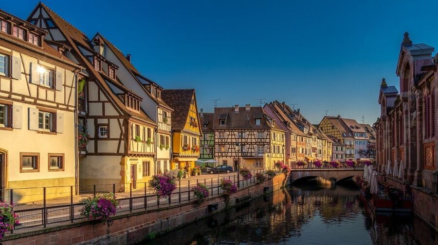Colmar: Private Guided Walking Tour of the City Center - Petite Venise and the half-timbered streets