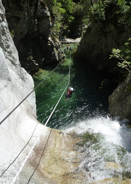 Corte Region: Fun Canyoning Verghellu - Guides who keep the group together