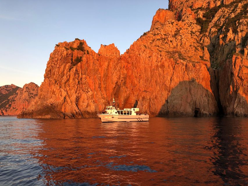 Croisière visite des Calanques de Piana Baignade en vedette - Cargèse and the Genoese tower of Omigna