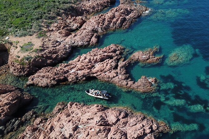 Departure from Saint-Raphaël - The creeks of Estérel - Why this coast is best seen from the water