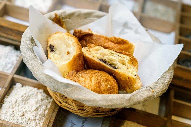Devour Bordeaux: Ultimate Food & Wine Tasting Tour - A cathedral pause beside Pey-Berland