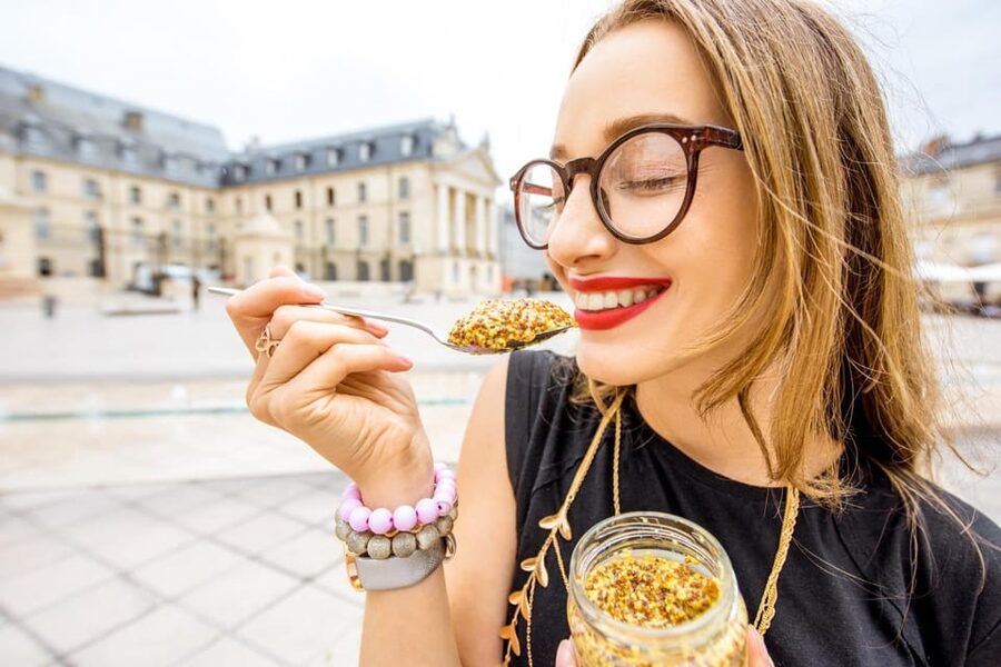 Dijon: Express Walk with a Local in 60 minutes - Local food advice that makes the hour useful