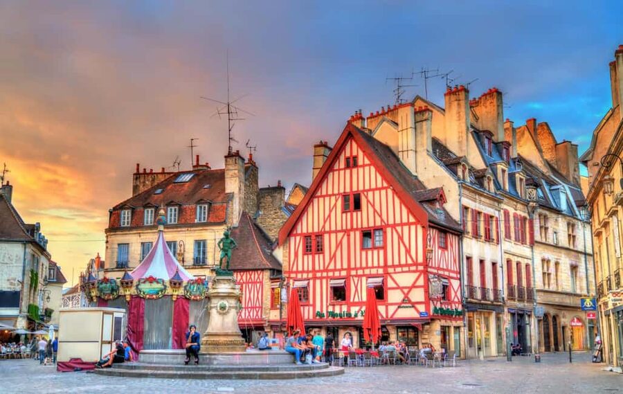Dijon: Express Walk with a Local in 60 minutes - What the local guide adds