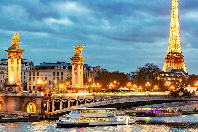Dinner Cruise Prestige Check-out from the Eiffel Tower - Finding the boat near the Eiffel Tower
