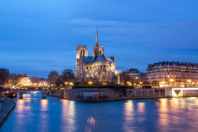 Dinner Cruise Prestige Check-out from the Eiffel Tower - Pont Alexandre III and the river views