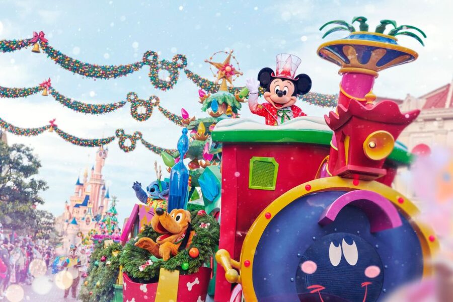 Disneyland® Paris 2/3/4-Day Ticket - Shows, characters, and the moments between rides