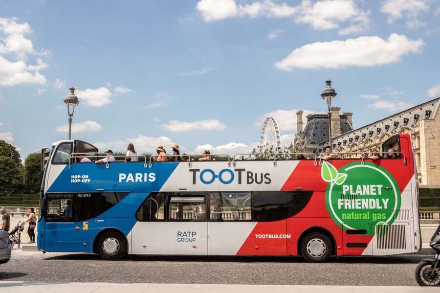 Disneyland Paris: Bus Sightseeing Tour in Paris - Key points at a glance