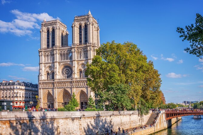 Early Access Paris Notre Dame Cathedral Walking Tour - The meeting point matters more than you might expect