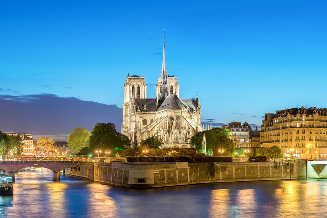 Early Access Paris Notre Dame Cathedral Walking Tour - Square Jean XXIII and the Roman roots of Paris