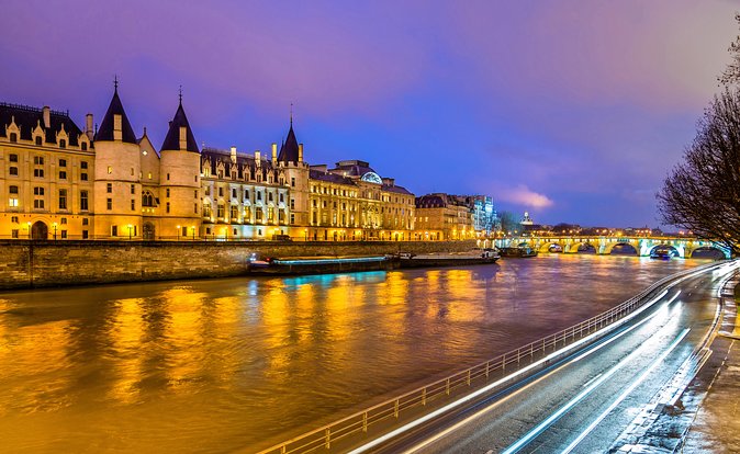 Eiffel Tower and City Tour by Bus with Seine River Cruise Option - Evening light and the timing problem