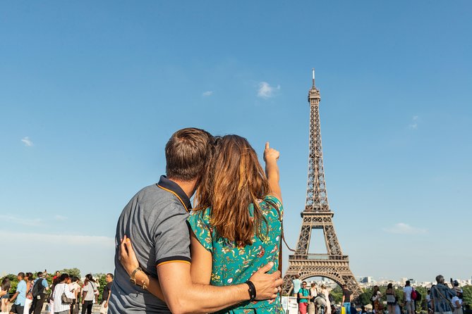 Eiffel Tower Dinner Experience and Sightseeing Seine River Cruise - Dinner above Paris in Madame Brasserie