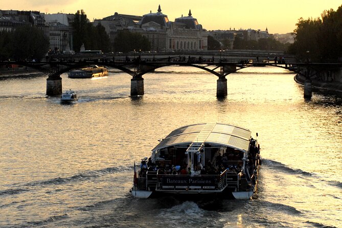 Eiffel Tower Dinner Experience and Sightseeing Seine River Cruise - A one-hour Seine cruise after dark