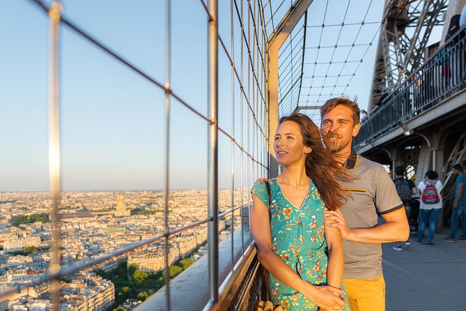 Eiffel Tower Dinner Experience and Sightseeing Seine River Cruise - The price: romance with a large bill