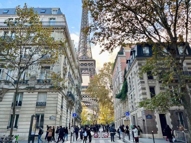 Eiffel Tower with Summit and 2nd Floor Access Guided Tour - Meeting your guide near the Eiffel Tower