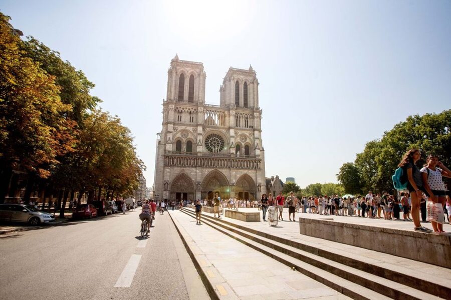 Electric Bike Tour of Paris’ Hidden Gems - Quiet bridges, shaded parks, and local corners