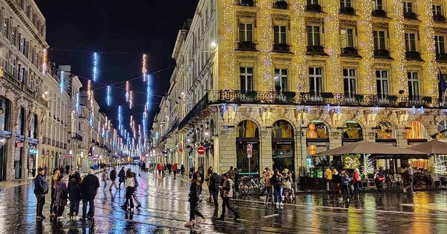 Exclusive! Bordeaux: Nighttime Highlights Walking Tour - The opening walk: getting your bearings in Bordeaux