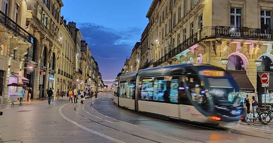 Exclusive! Bordeaux: Nighttime Highlights Walking Tour - Lit landmarks and old squares