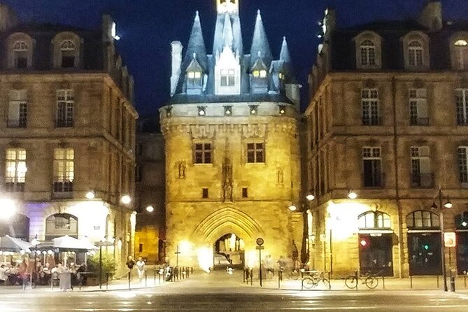 Exclusive ! Discover Vibrant Bordeaux at Night :Night Tour! - Porte Cailhau and the medieval city walls