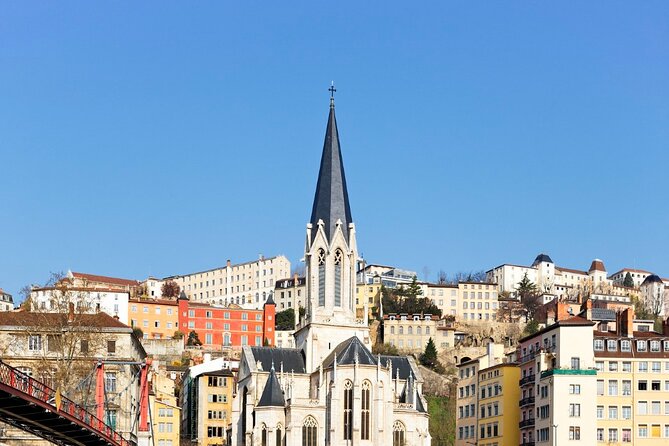 Explore Annecy in 60 minutes with a Local - The farmers market and a taste of local life