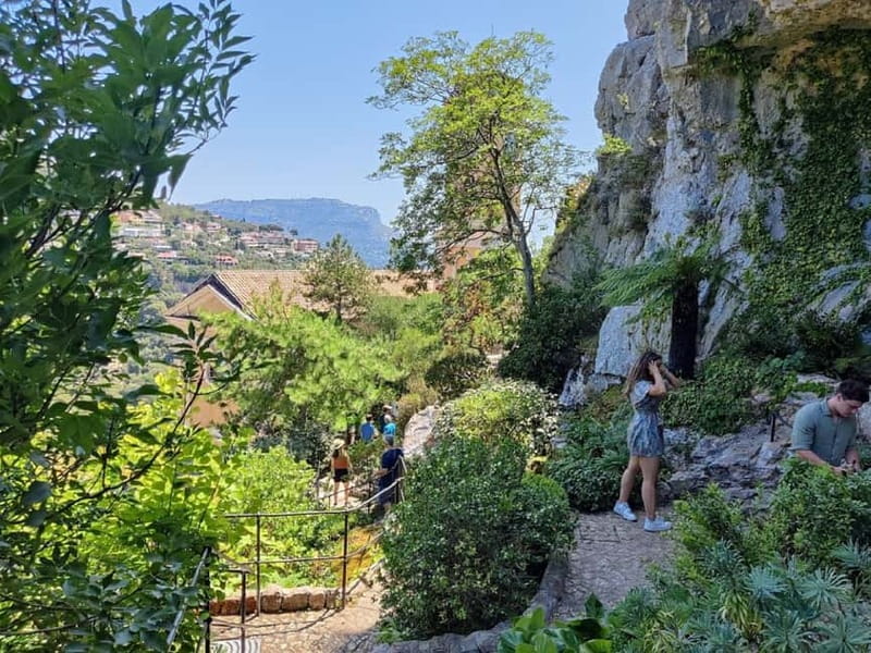 Èze: Walking Tour with a Local Guide - Why a Guide Helps in Èze