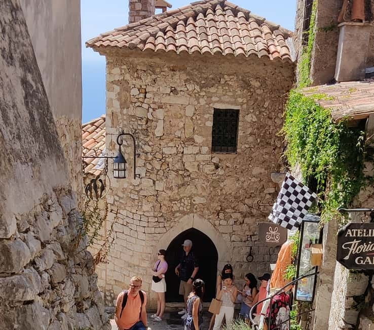 Èze: Walking Tour with a Local Guide - Château Eza and Èze’s Famous Visitors
