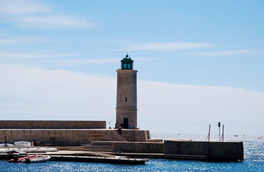 From Aix-en-Provence: Cassis & Luberon Full-Day Tour - Two hours around Cassis harbor