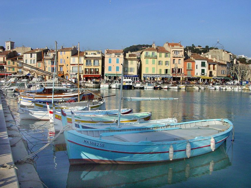 From Aix-en-Provence: Cassis & Luberon Full-Day Tour - Gordes and the final village visit