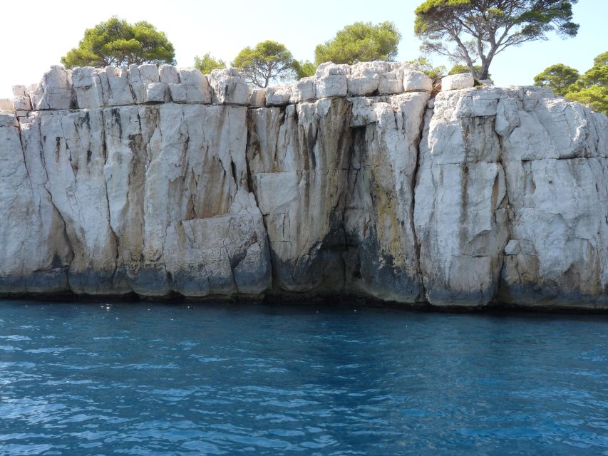 From Aix-en-Provence: Cassis Tour with Cap Canaille Stop - Why Cassis makes a smart half-day trip from Aix