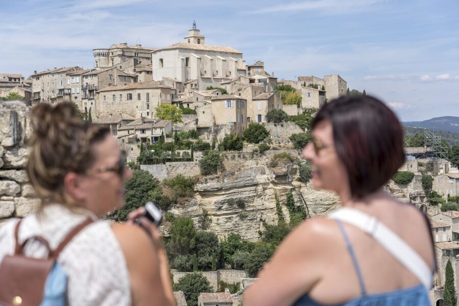 From Aix-en-Provence: Luberon Hilltop Villages Half-Day Tour - Gordes: the big finish