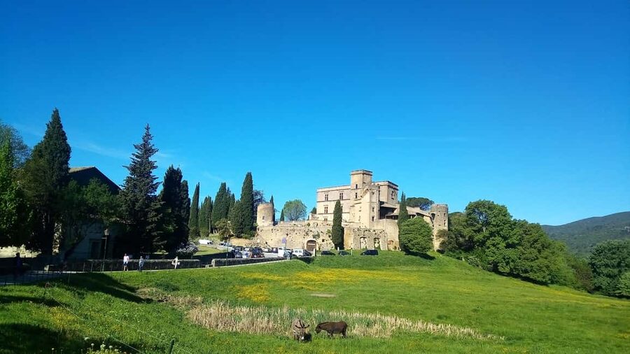 From Aix-en-Provence: Wine & Luberon Villages Full-day Tour - Roussillon and the colors of ochre
