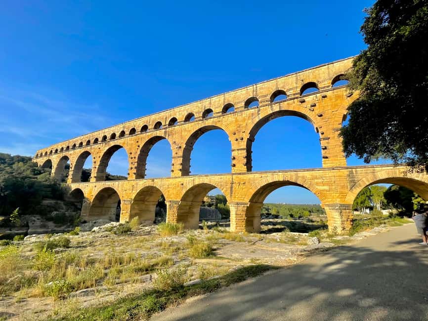From Avignon: Provence Highlights Full-Day Tour - Fontaine de Vaucluse and the start of the day
