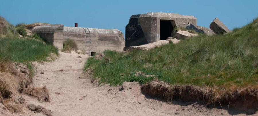 From Bayeux: D-Day American Beaches and US Airborne Day Tour - Sainte-Mère-Église: the airborne story in town