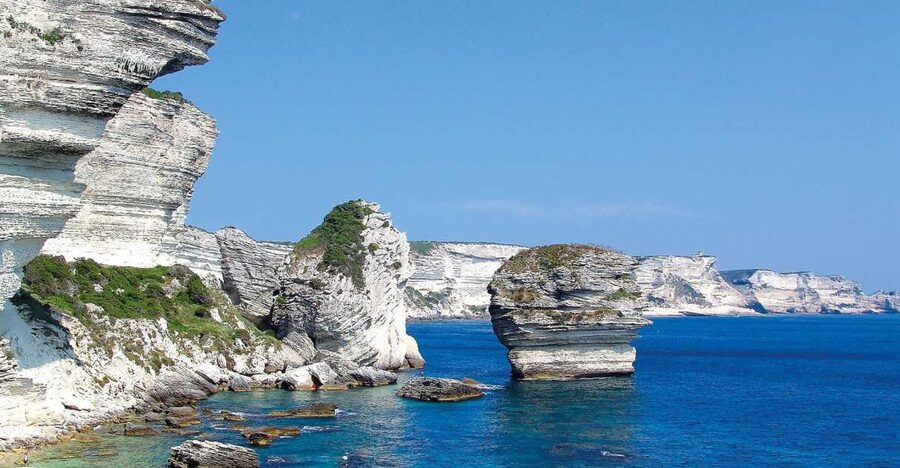 From Bonifacio: Cruise of the Cliffs and the Lavezzi Islands - Catching sight of Lavezzi Island