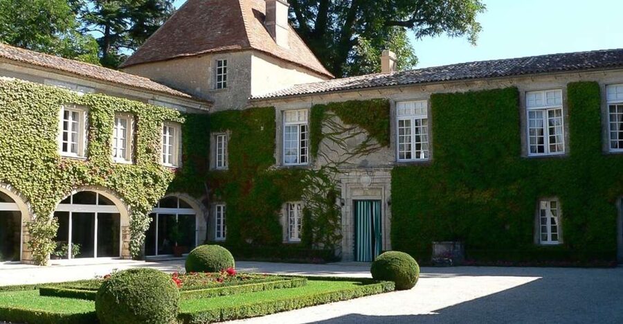 From Bordeaux: Full-Day Medoc Wine Tour - Pauillac gives you time to eat and reset