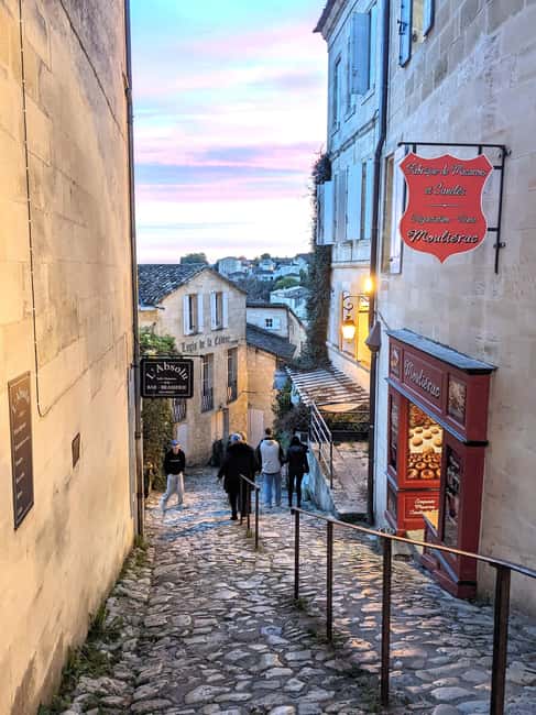 From Bordeaux: Half-Day Saint-Émilion Tour and Wine Tasting - Is $102 good value for 260 minutes?
