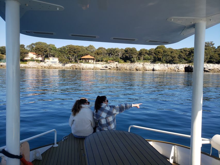 From Juan les Pins: Private French Riviera Solar Boat Cruise - Swimming in summer, blankets in winter