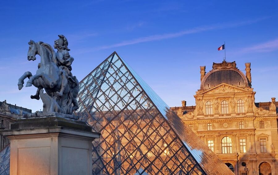 From London: Paris Day Trip with Lunch on Eiffel Tower - Eurostar to Paris, with the morning work already done