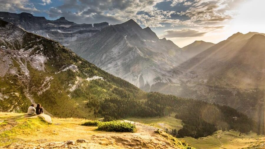 From Lourdes: Gavarnie and Pont d'Espagne Day Trip - The guide can make or break a mountain day