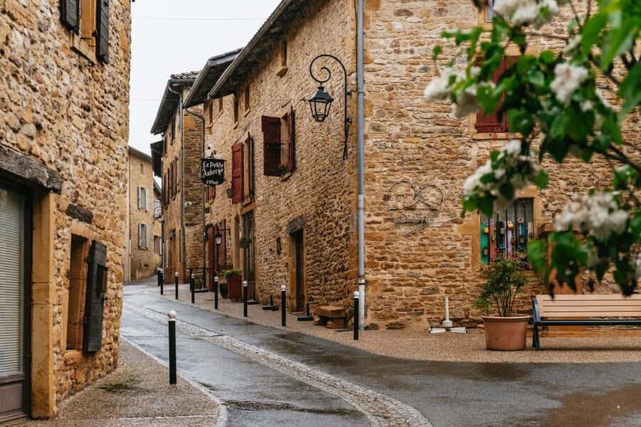 From Lyon: Golden Stones Beaujolais Wine Tasting Tour - Why southern Beaujolais makes a good half-day trip
