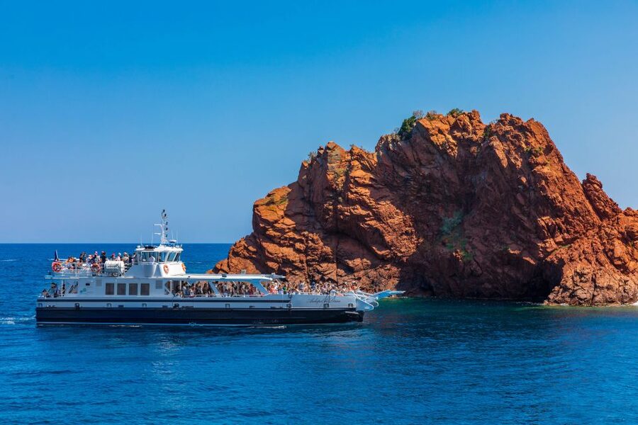 From Mandelieu: Corniche d'Or Sightseeing Cruise with Guide - Leaving Mandelieu for the Esterel coast