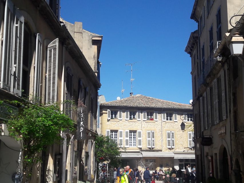From Marseille Cruise Port: Luberon Villages - Leaving Marseille Through the Combe of Lourmarin