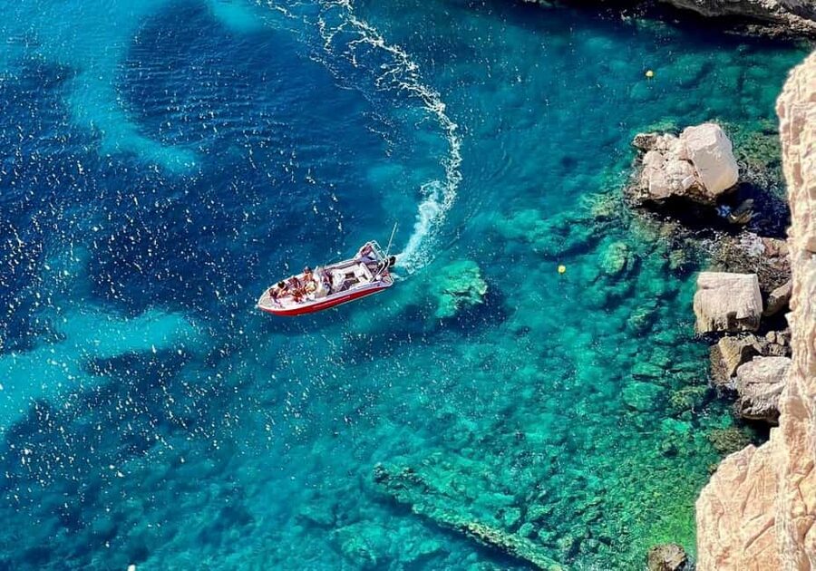 From Marseille: Iconic Calanques Boat Tour with Swimming - Guides who add life to the outing