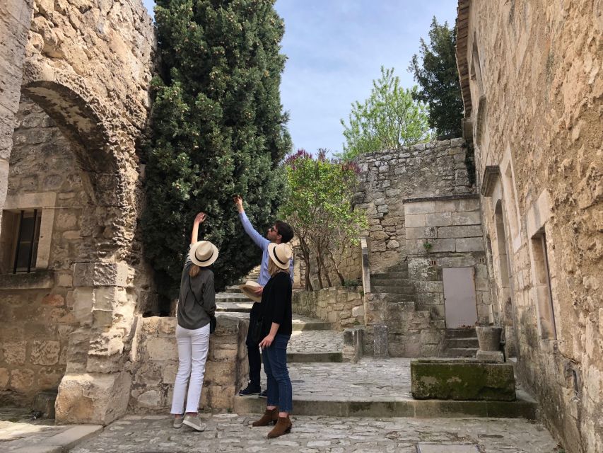 From Marseille: Provence Sightseeing Tour and Wine Tasting - Les Baux-de-Provence: a rocky village with a tight schedule