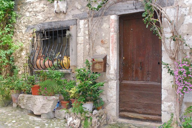 From Nice: Cannes, Antibes & Saint-Paul-de-Vence Tour - Practical details that affect comfort