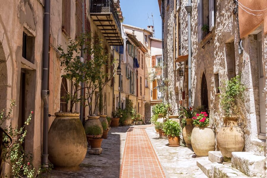 From Nice, Cannes, Villefranche: French Riviera Day Trip - Fragonard perfume and a practical pause indoors